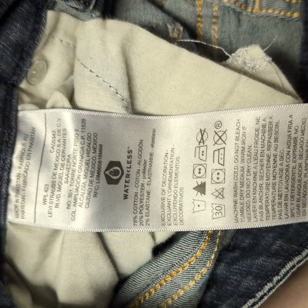 Levi Jeans - Picture 7 of 11